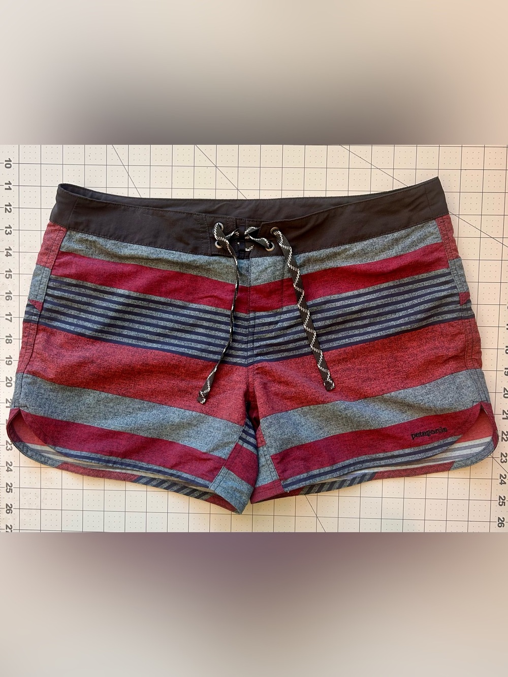 Patagonia Women’s Wavefarer Board Shorts | Striped Burgundy & Gray | Size 10